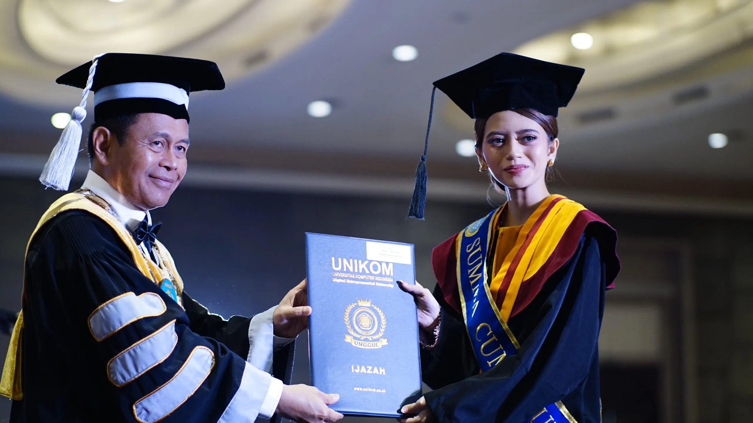 Gov News: Rektor UNIKOM Lantik 1.215 Lulusan UNIKOM pada Wisuda Ke-44 Semester Genap TA 2024-2025 : Mencetak Generasi Unggul dan Berkarakter Menuju Transformasi Digital Entrepreneurial University